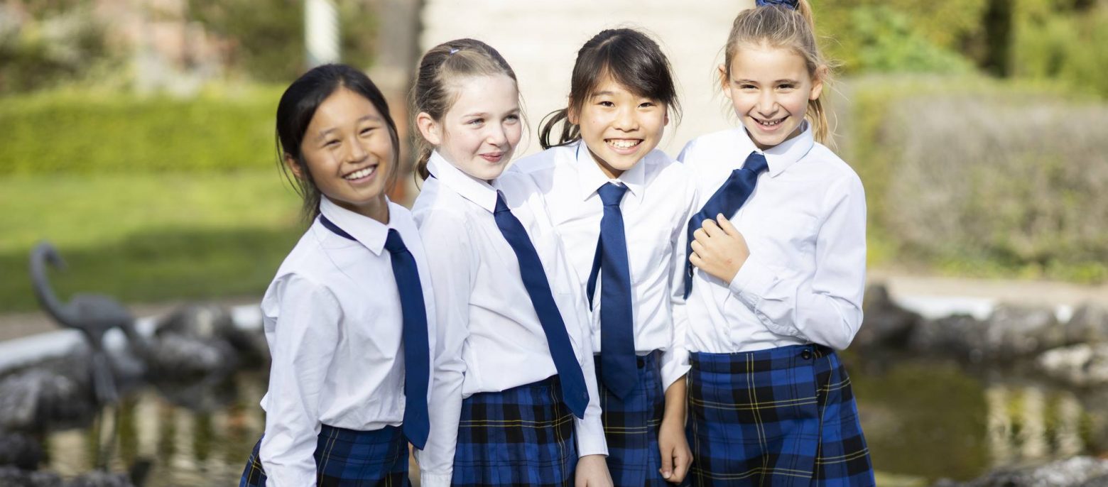 4 girls smiling