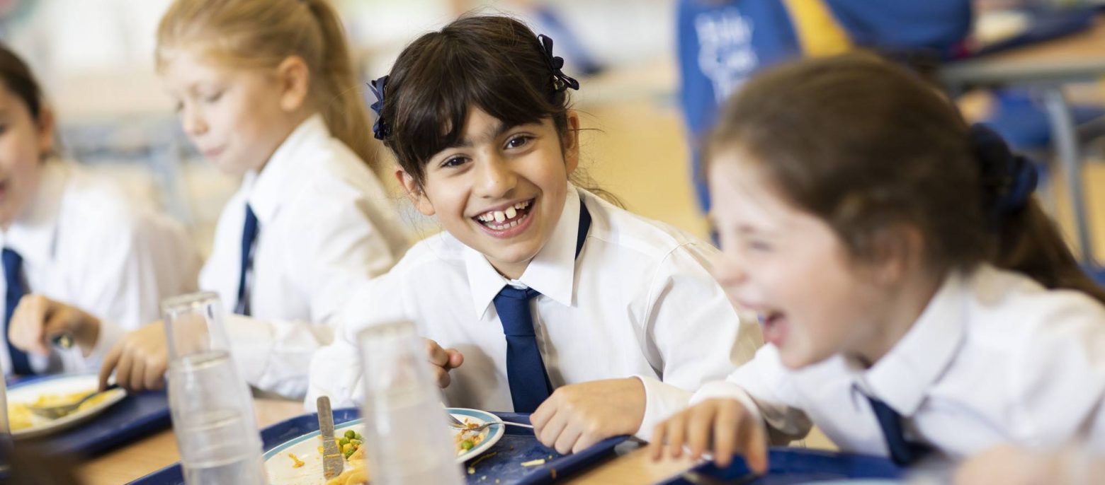 students eating lunch